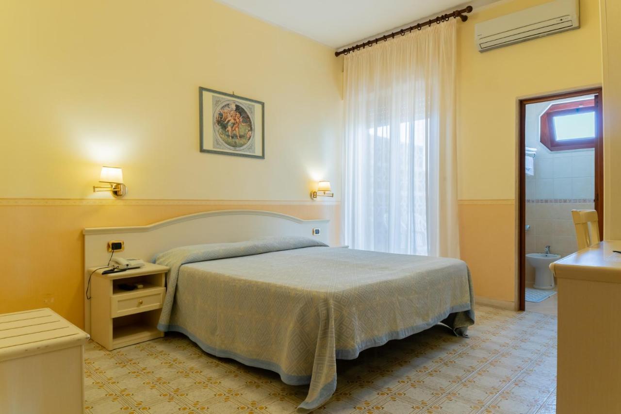 Hotel Riviera Trani Kültér fotó