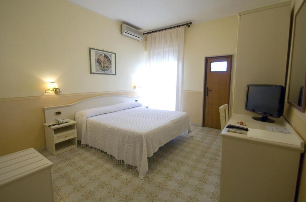 Hotel Riviera Trani Szoba fotó